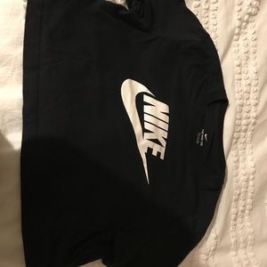 nike woman’s  workout cropped top size xs